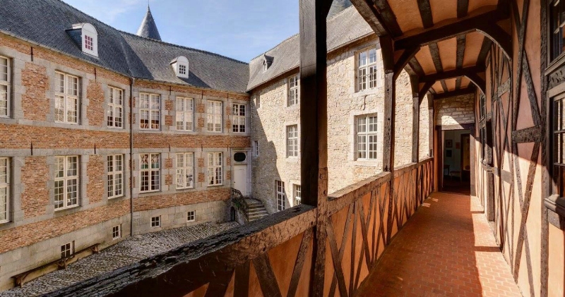 CHATEAU DE VEVES